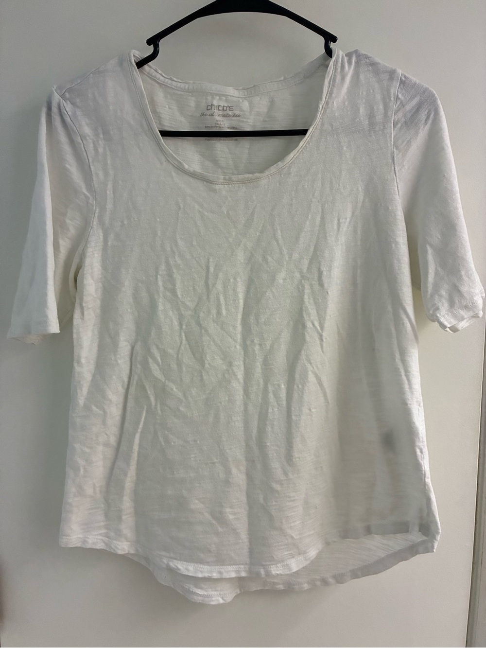 Chico's White Scoop Neck Short Sleeve Tee